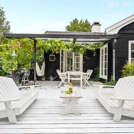 Idyll Summer House In Hornbaek Villa Exterior photo